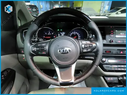 KIA CARNIVAL 7-SEATER LIMOUSINE