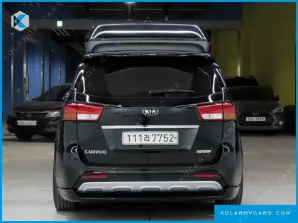 KIA CARNIVAL 9-SEATER HI-LIMOUSINE