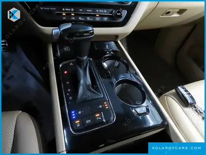 KIA CARNIVAL 9-SEATER HI-LIMOUSINE
