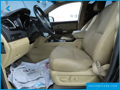 KIA CARNIVAL 9-SEATER HI-LIMOUSINE