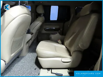 KIA CARNIVAL 9-SEATER HI-LIMOUSINE