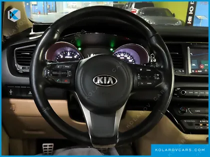 KIA CARNIVAL 9-SEATER HI-LIMOUSINE