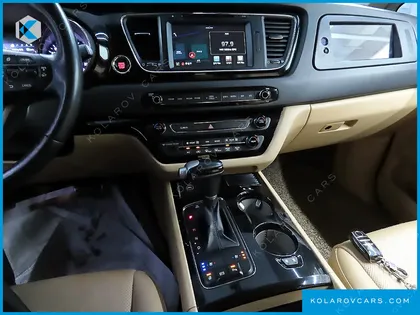 KIA CARNIVAL 9-SEATER HI-LIMOUSINE