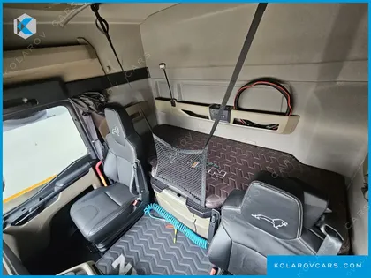 MAN TRUCK CARGO TRUCK 8X4