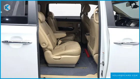 KIA CARNIVAL 9-SEATER PRESTIGE