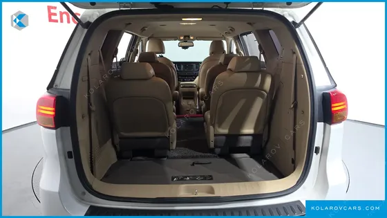 KIA CARNIVAL 9-SEATER PRESTIGE