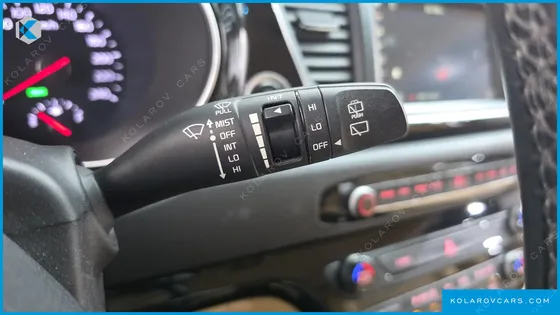 KIA CARNIVAL 9-SEATER PRESTIGE