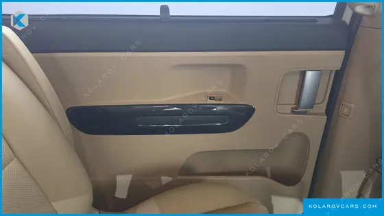 KIA CARNIVAL 9-SEATER PRESTIGE