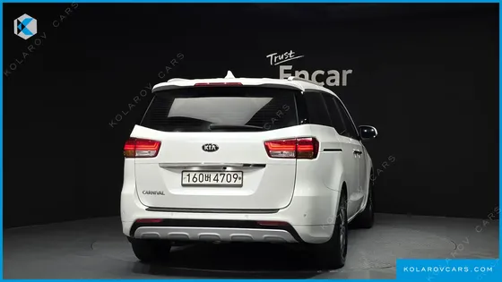 KIA CARNIVAL 9-SEATER LUXURY