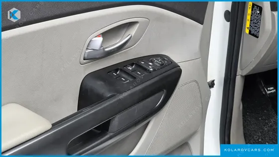 KIA CARNIVAL 9-SEATER LUXURY