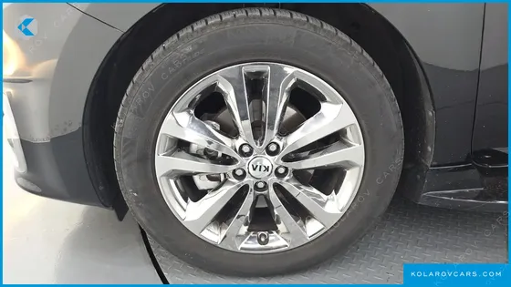 KIA CARNIVAL 9-SEATER PRESTIGE