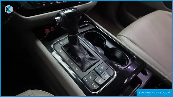 KIA CARNIVAL 9-SEATER PRESTIGE