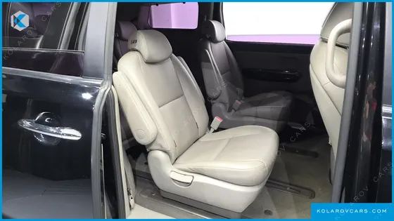 KIA CARNIVAL 9-SEATER PRESTIGE