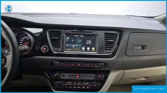 KIA CARNIVAL 9-SEATER PRESTIGE
