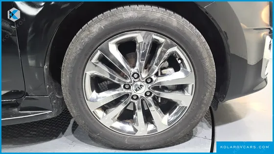 KIA CARNIVAL 9-SEATER PRESTIGE