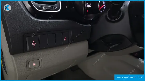 KIA CARNIVAL 9-SEATER PRESTIGE