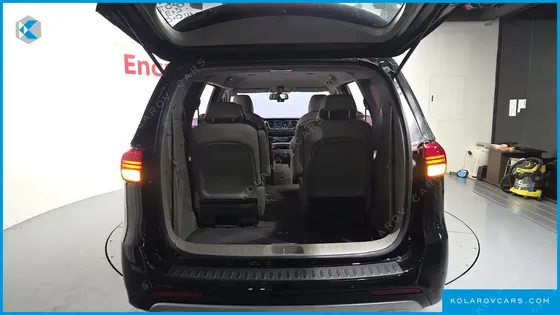 KIA CARNIVAL 9-SEATER PRESTIGE