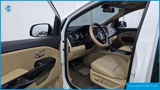 KIA CARNIVAL 9-SEATER PRESTIGE