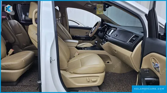 KIA CARNIVAL 9-SEATER PRESTIGE