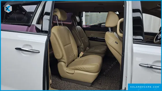 KIA CARNIVAL 9-SEATER PRESTIGE