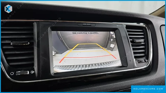 KIA CARNIVAL 9-SEATER PRESTIGE