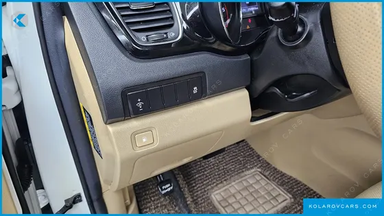 KIA CARNIVAL 9-SEATER PRESTIGE
