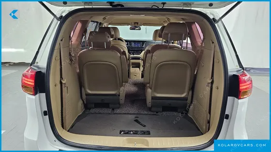 KIA CARNIVAL 9-SEATER PRESTIGE