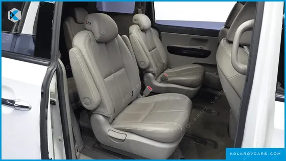 KIA CARNIVAL 9-SEATER NOBLESSE