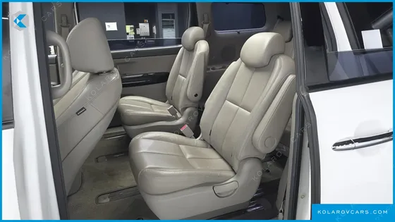 KIA CARNIVAL 9-SEATER NOBLESSE