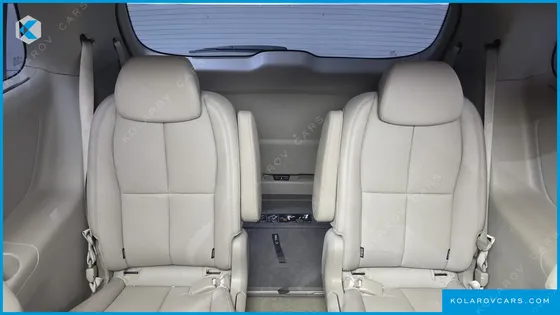 KIA CARNIVAL 9-SEATER NOBLESSE