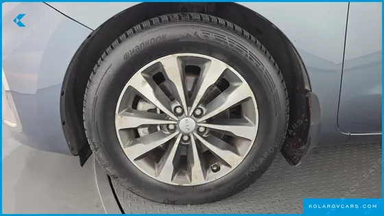 KIA CARNIVAL 11-SEATER NOBLESSE