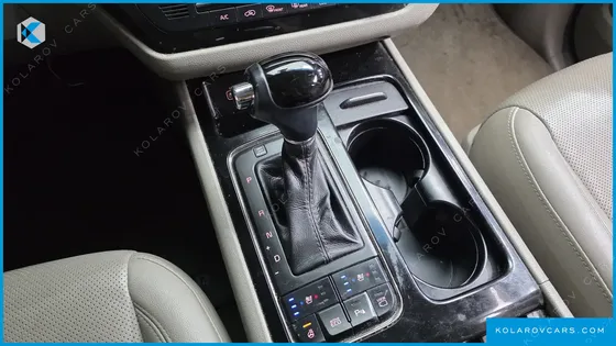 KIA CARNIVAL 11-SEATER NOBLESSE