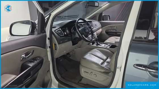 KIA CARNIVAL 11-SEATER NOBLESSE