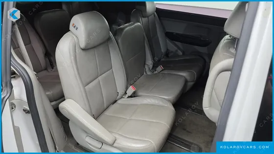 KIA CARNIVAL 11-SEATER NOBLESSE