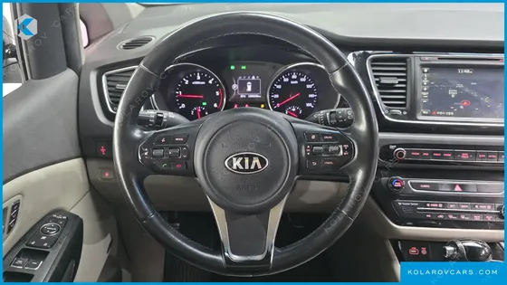 KIA CARNIVAL 11-SEATER NOBLESSE