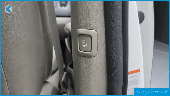 KIA CARNIVAL 11-SEATER NOBLESSE