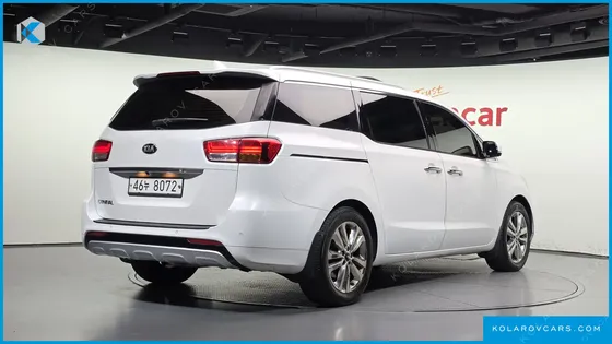 KIA CARNIVAL 9-SEATER NOBLESSE