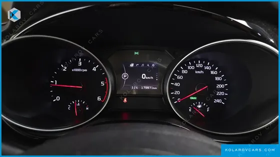 KIA CARNIVAL 9-SEATER NOBLESSE