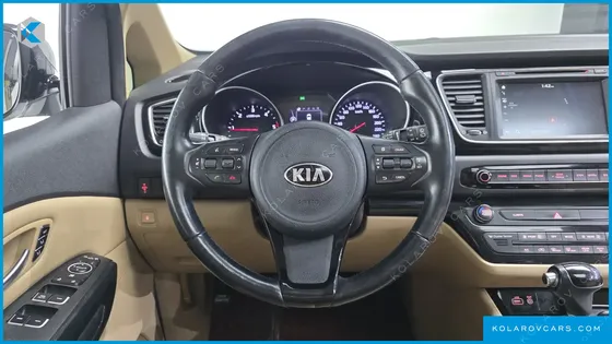 KIA CARNIVAL 9-SEATER NOBLESSE