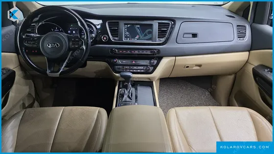 KIA CARNIVAL 7-SEATER LIMOUSINE