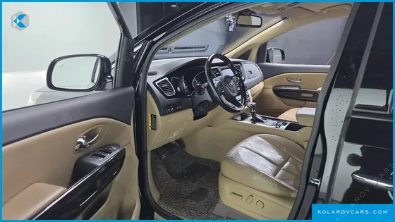 KIA CARNIVAL 7-SEATER LIMOUSINE