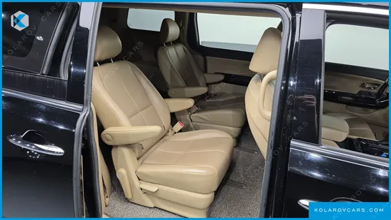KIA CARNIVAL 7-SEATER LIMOUSINE