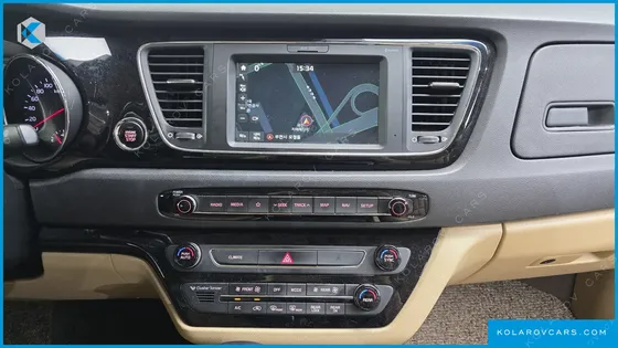 KIA CARNIVAL 7-SEATER LIMOUSINE