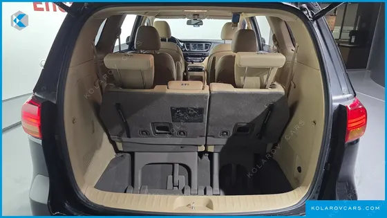 KIA CARNIVAL 7-SEATER LIMOUSINE