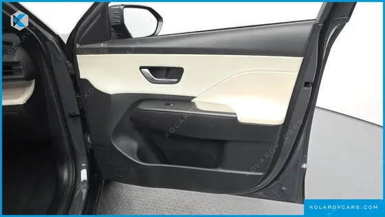 HYUNDAI KONA GASOLINE 2.0 2WD
