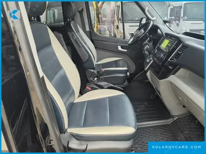 HYUNDAI SOLATI 15-SEATER