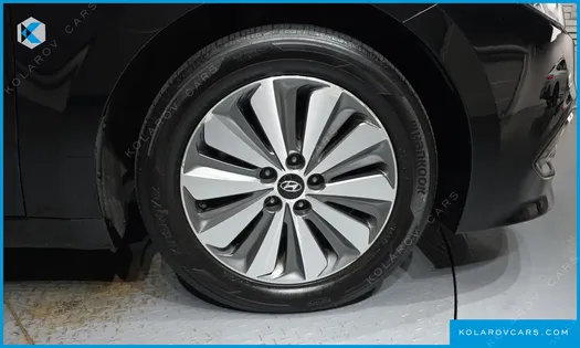 HYUNDAI GRANDEUR PREMIUM COLLECTION