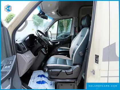 HYUNDAI SOLATI 15-SEATER