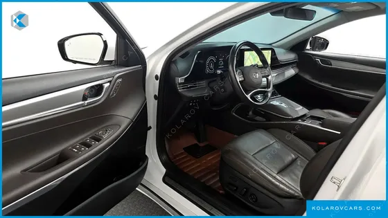 HYUNDAI GRANDEUR 3.0 LPI RENT CAR
