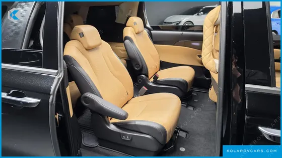 KIA CARNIVAL GASOLINE 9-SEATER SIGNATURE